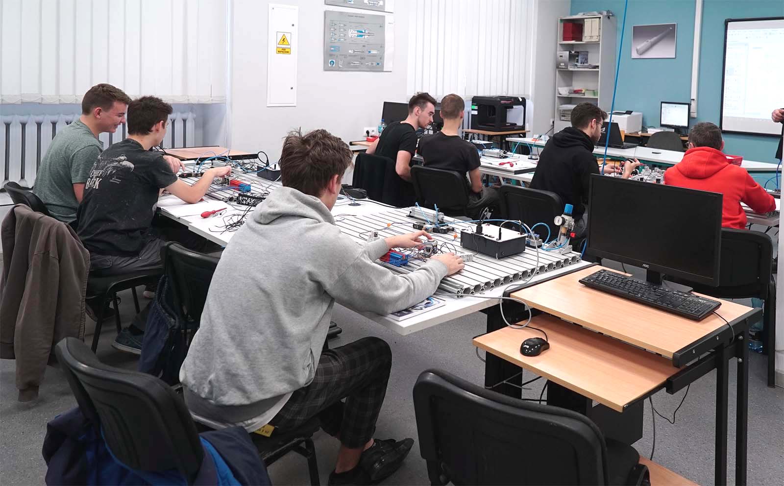 zdjęcie lekcji z pneumatyki